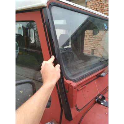 windscreen wire cover RHS